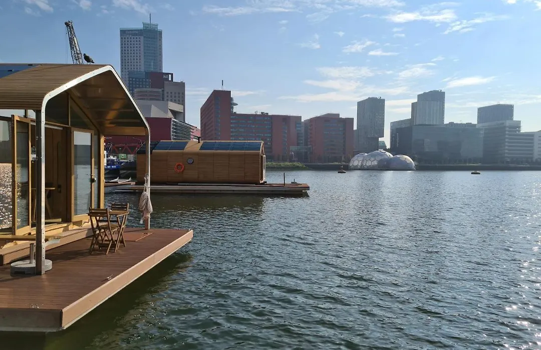 Wikkelboat Nr5 at Floating Rotterdam Rijnhaven Villa-1